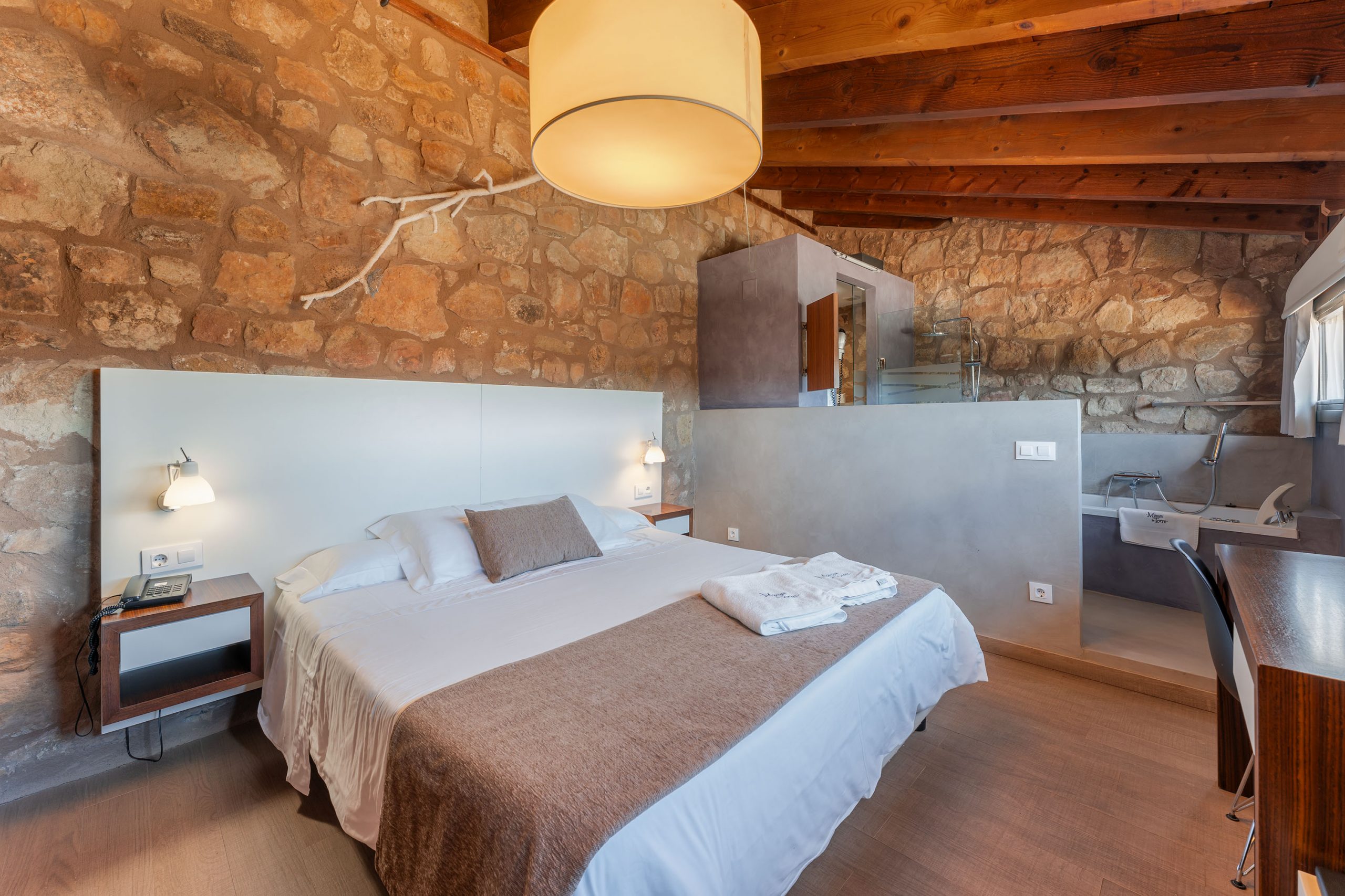 Masía la Torre - foto habitación
